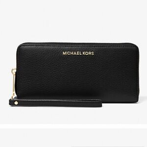 NWT Michael Kors Jet Set Travel Large Pebbled Leather Wristlet